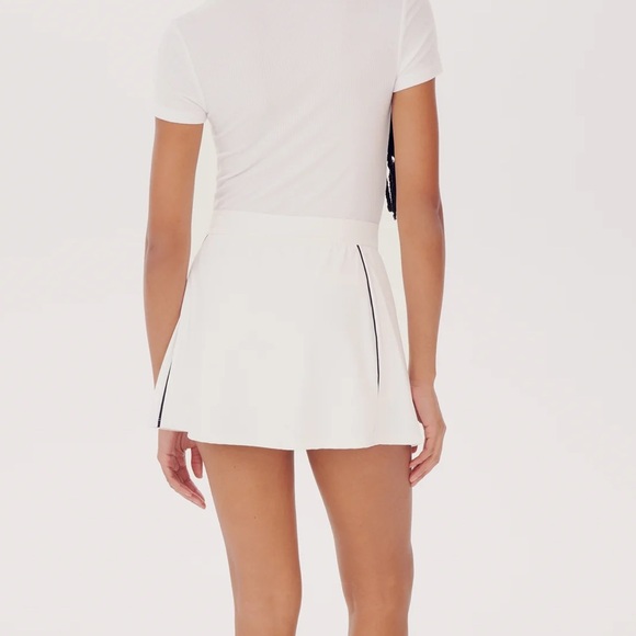 NWT Splits59 VENUS HIGH WAIST RIGOR
SKORT W/PIPING. Size: Medium. Color: White - Picture 4 of 6